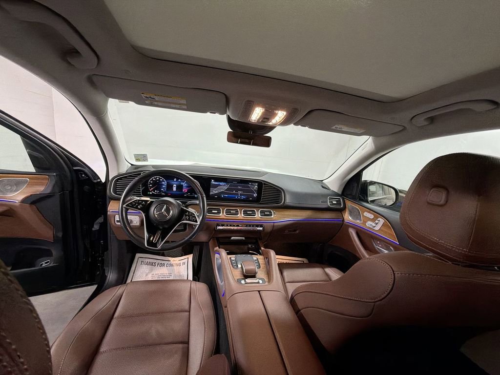 Used 2024 Mercedes-Benz GLS 450 4MATIC image 21