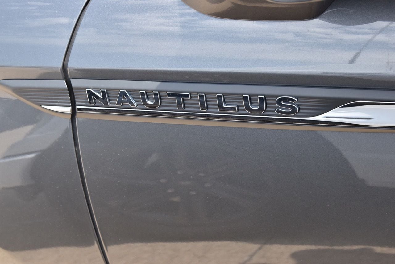 Used 2023 Lincoln Nautilus Reserve w/ Equipment Group 202A AWD/4WD image 10