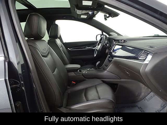 Used 2023 Cadillac XT6 Premium Luxury image 16