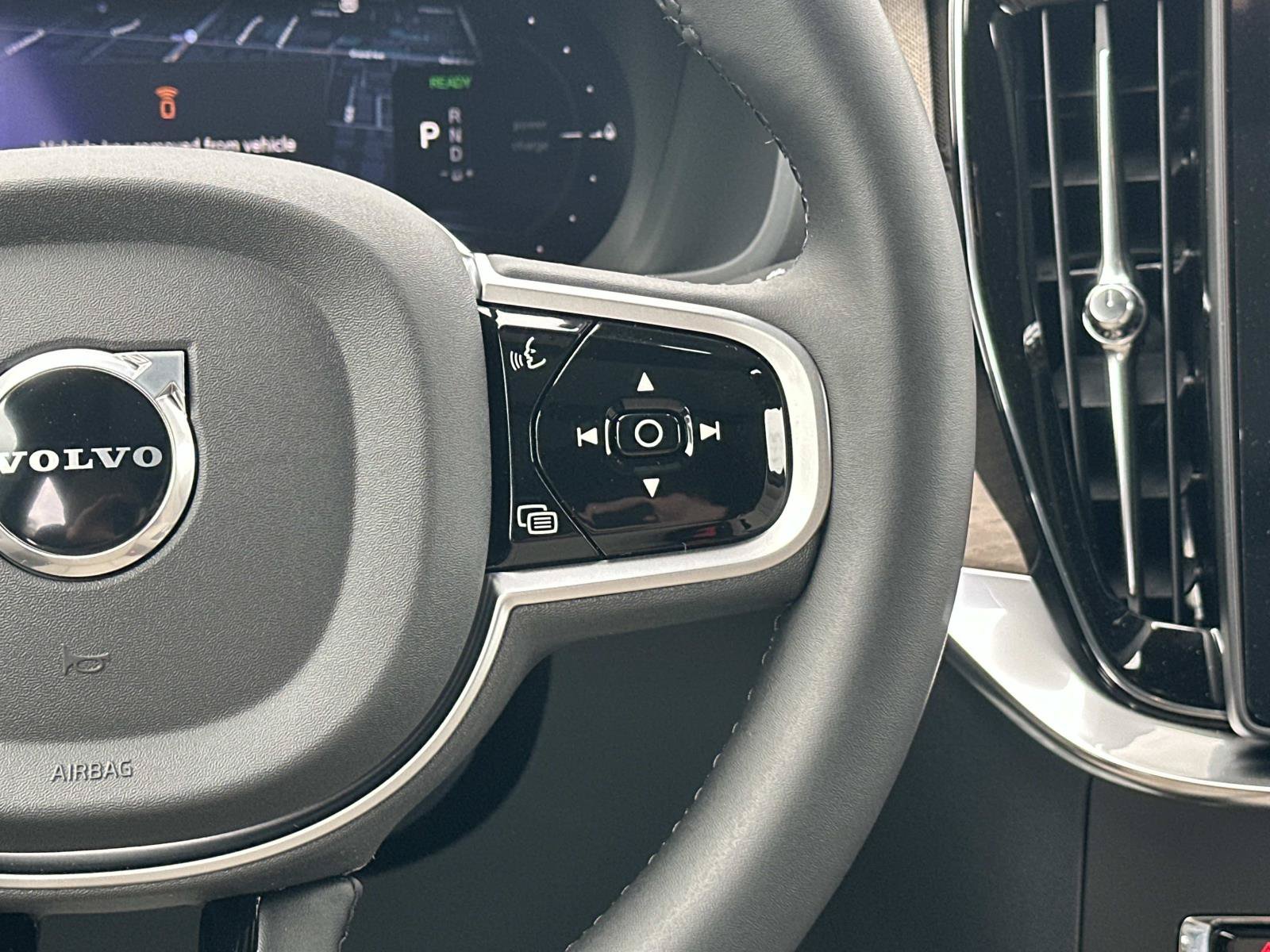 New 2026 Volvo XC90 T8 Plus AWD/4WD image 9