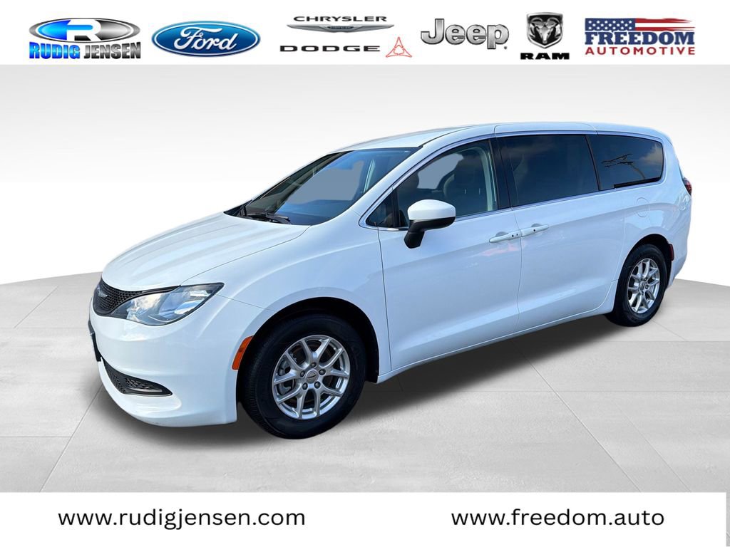 Used 2023 Chrysler Voyager LX image 1
