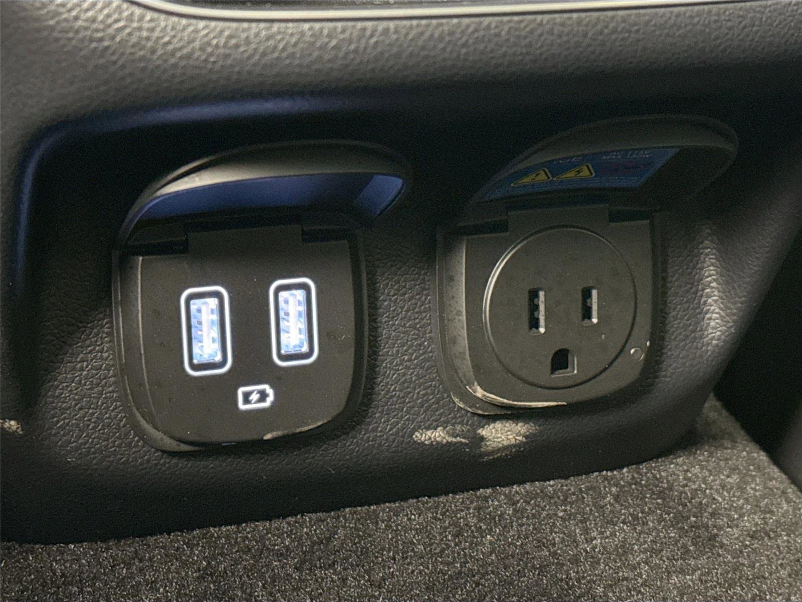 Used 2024 Genesis GV70 2.5T w/ Advanced Package image 40