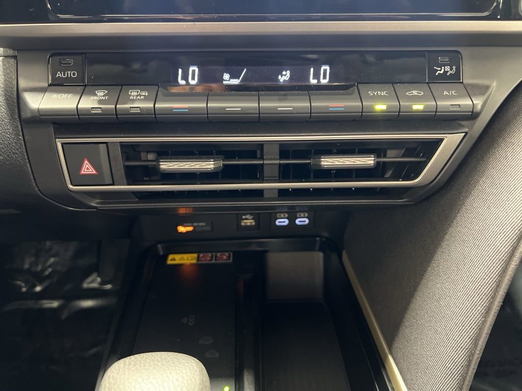 Used 2025 Toyota Camry LE image 42