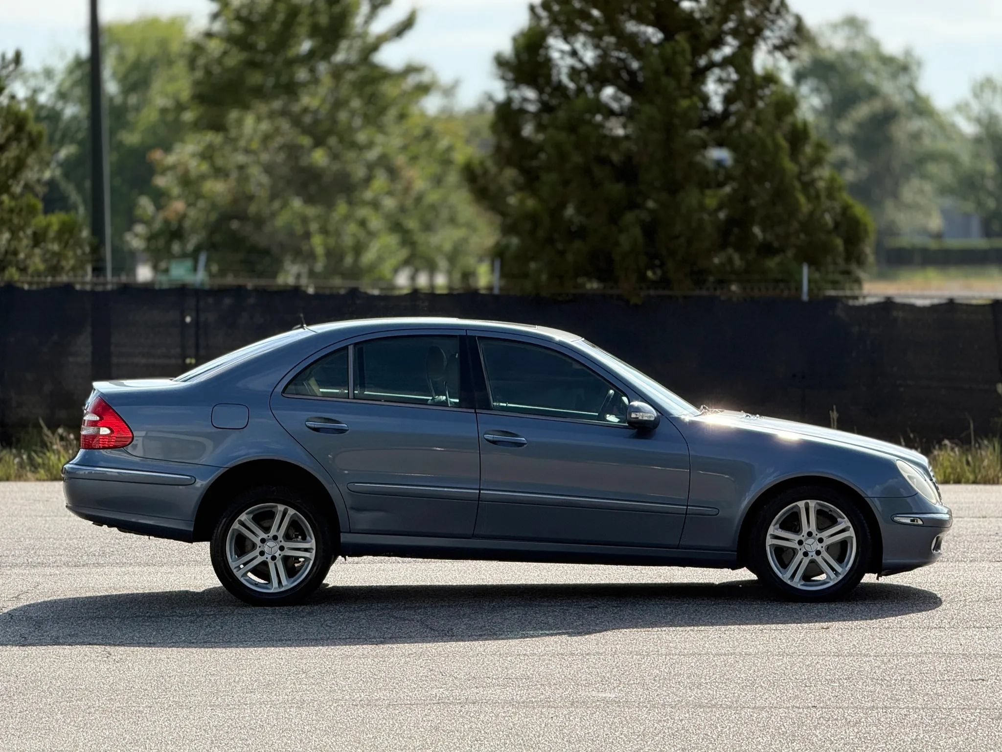 Used 2004 Mercedes-Benz E 500 4MATIC Sedan image 7