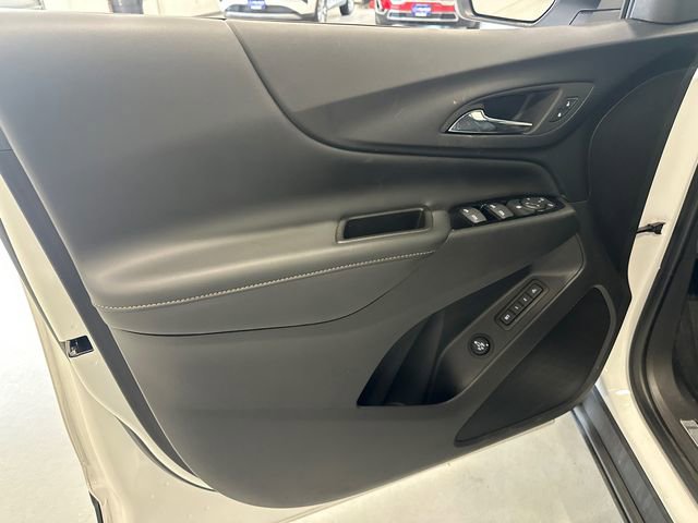 Used 2023 Chevrolet Equinox Premier image 33