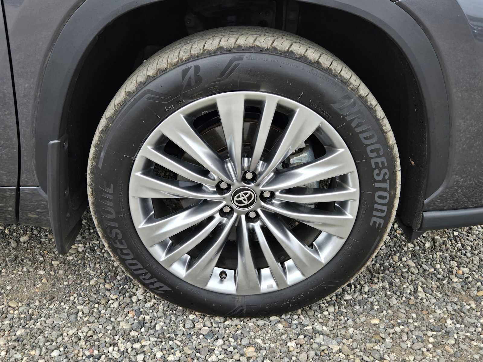 Certified 2025 Toyota Highlander Platinum AWD/4WD image 10