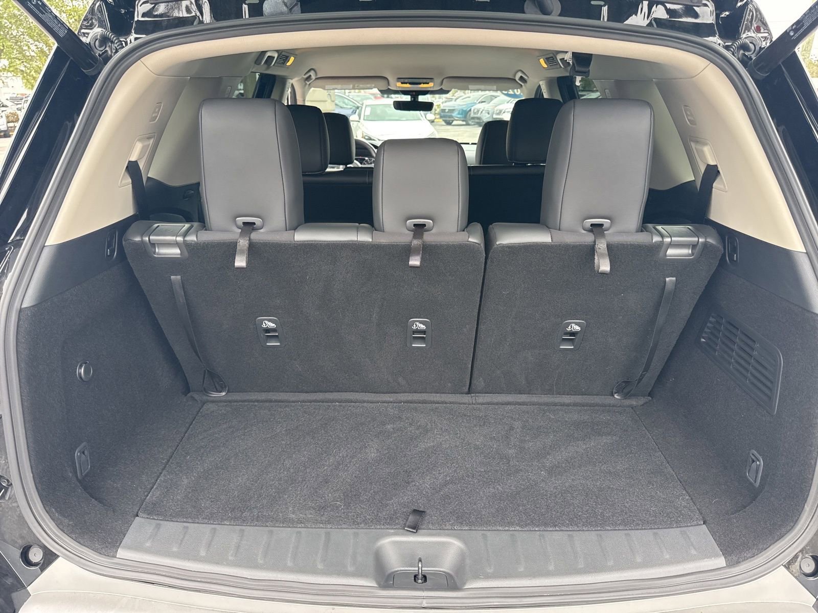 Certified 2025 Nissan Pathfinder SL image 28