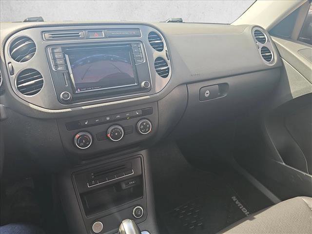 Used 2017 Volkswagen Tiguan S image 19