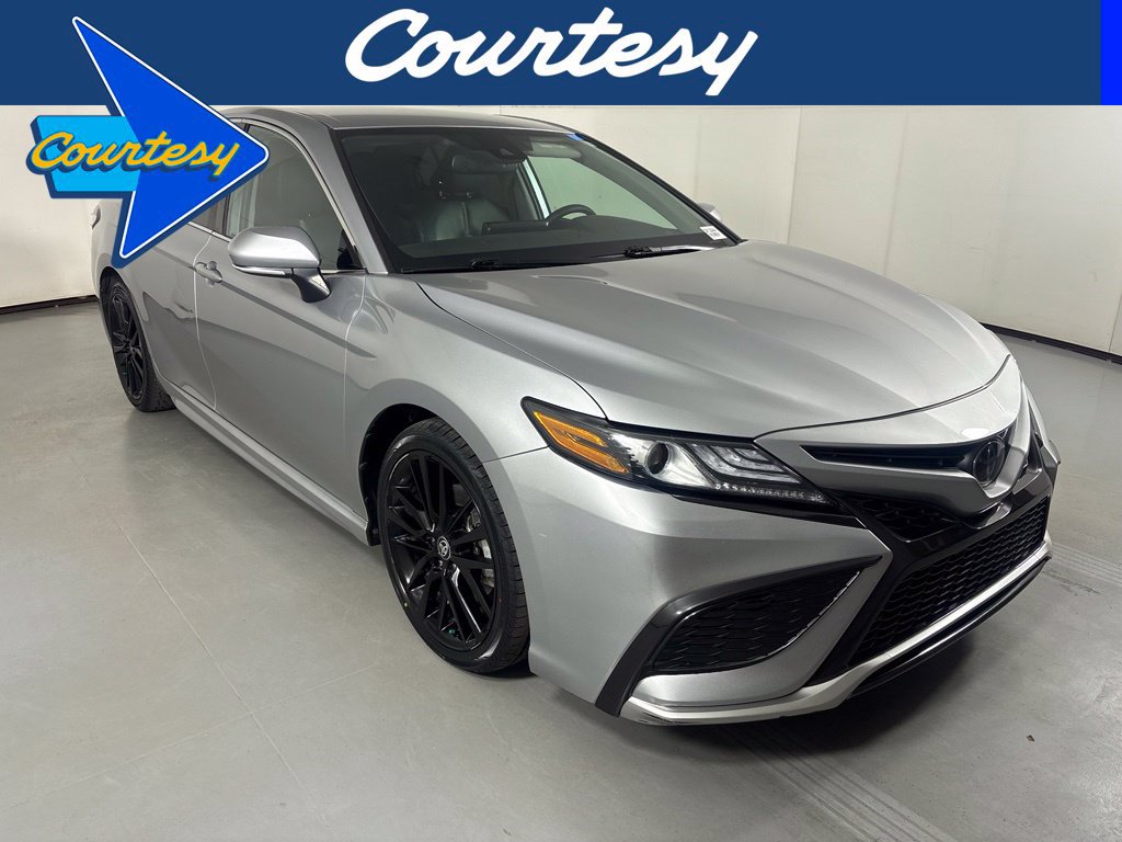Used 2023 Toyota Camry XSE FWD image 1