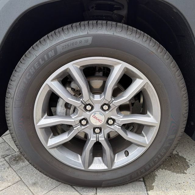 Used 2023 GMC Terrain SLT w/ Infotainment Package II AWD/4WD image 18