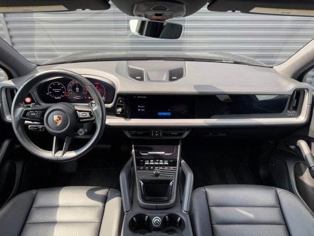 Used 2024 Porsche Cayenne image 15