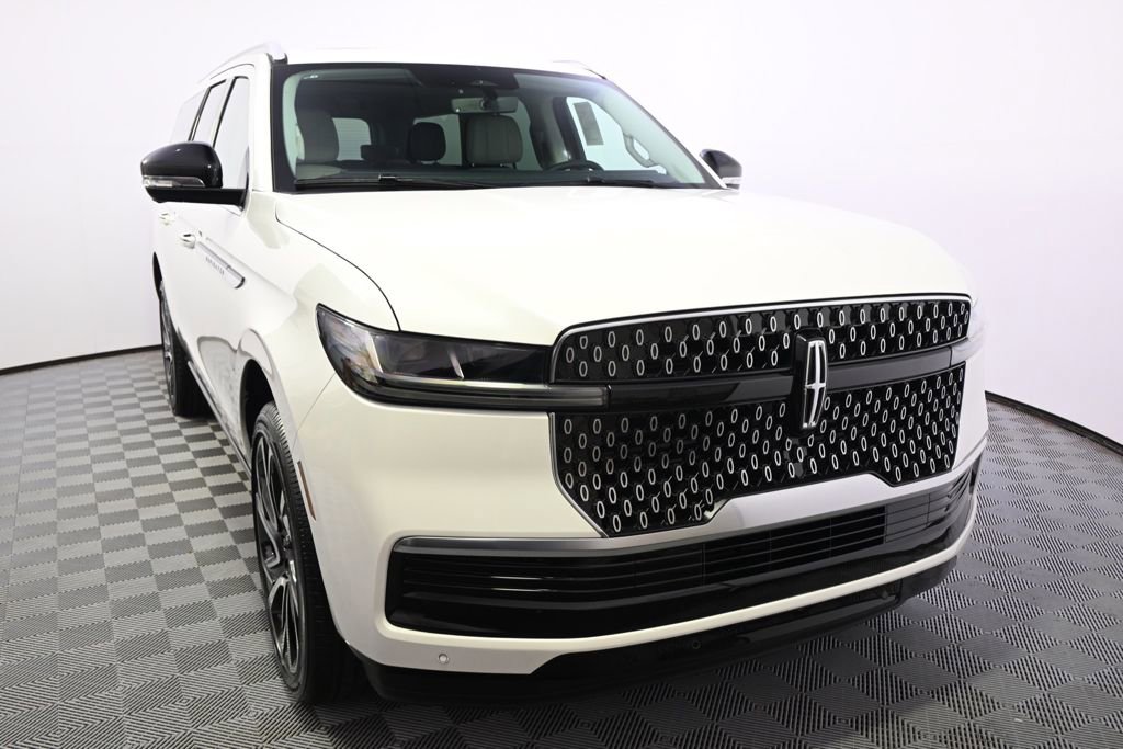 New 2026 Lincoln Navigator L Reserve AWD/4WD image 9