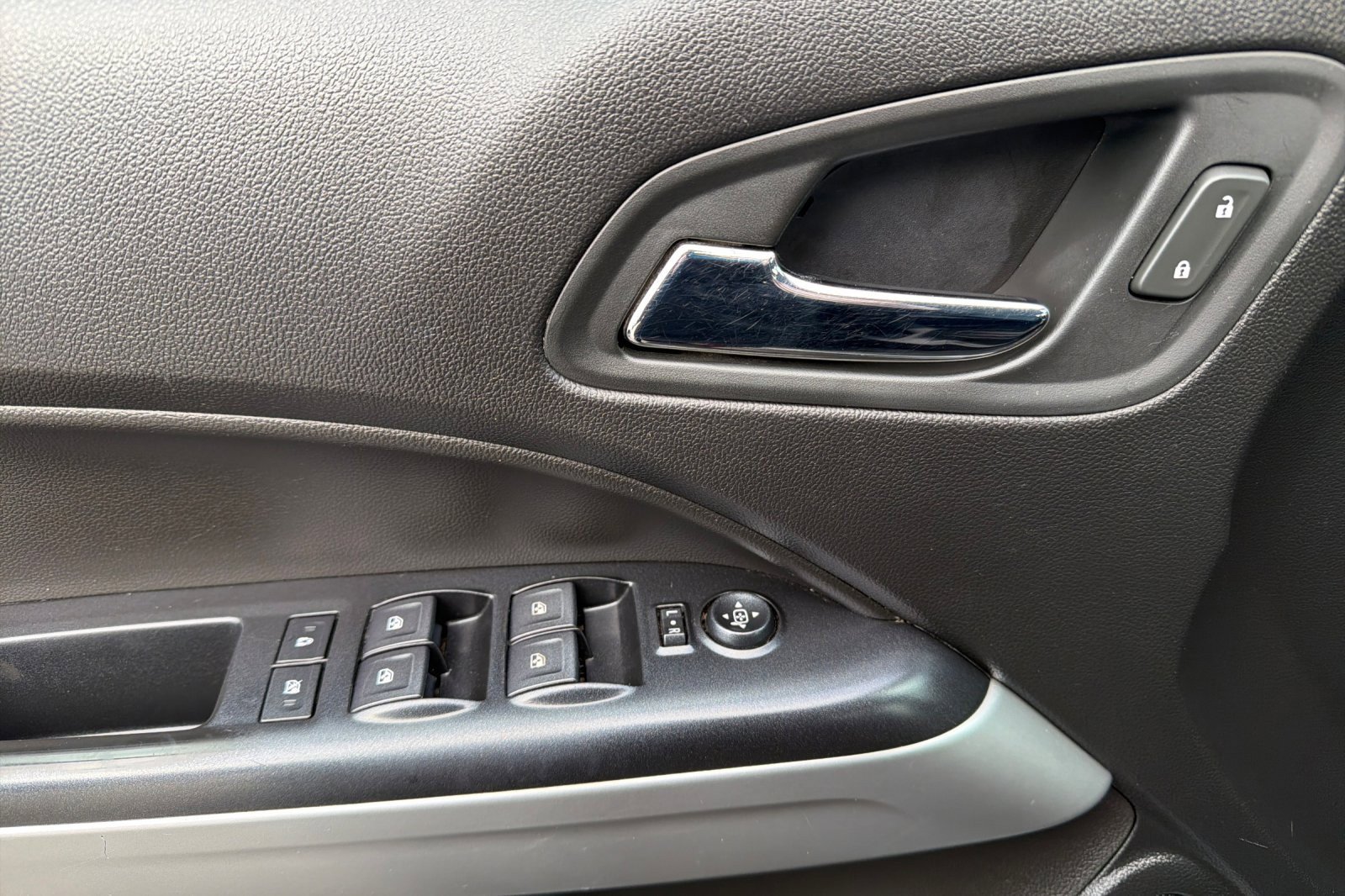 Used 2019 Chevrolet Colorado LT w/ Luxury Package, Chrome AWD/4WD image 8