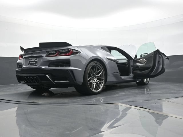 Used 2025 Chevrolet Corvette Z06 RWD image 20