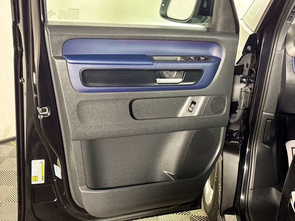 Used 2025 Volkswagen ID. Buzz Pro S Plus AWD/4WD image 11