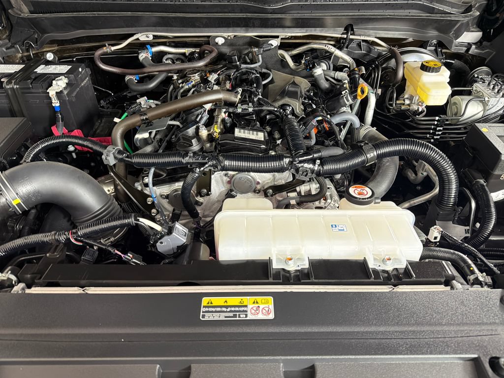 Used 2025 Toyota Tacoma SR5 AWD/4WD image 24