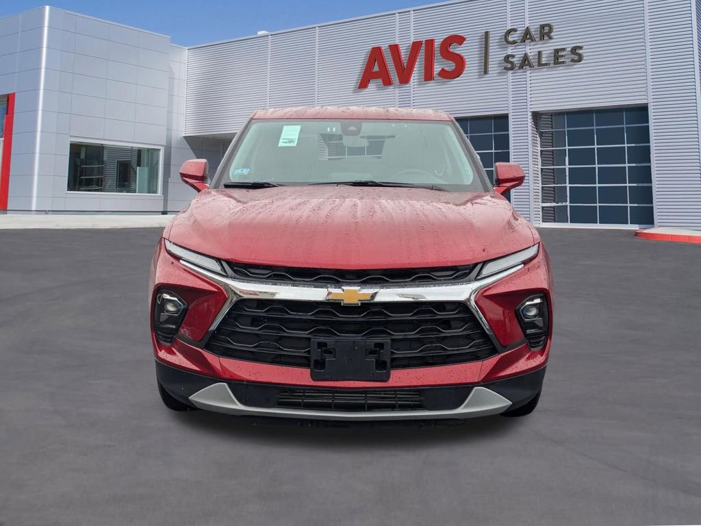 Used 2025 Chevrolet Blazer LT image 2