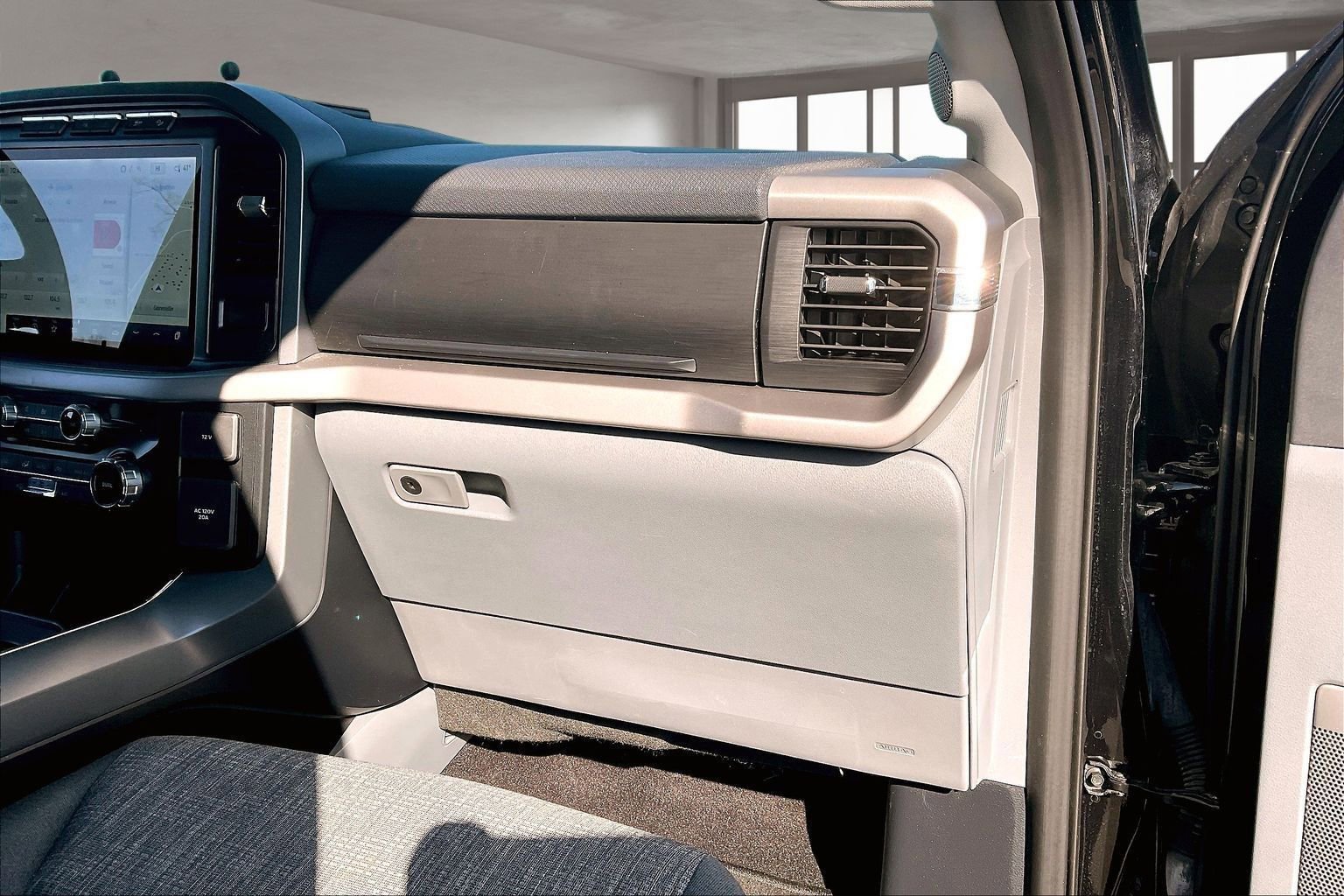 Used 2022 Ford F150 XLT w/ Equipment Group 302A High image 27