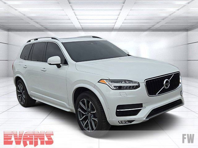Used 2017 Volvo XC90 T6 Momentum w/ Vision Package image 1