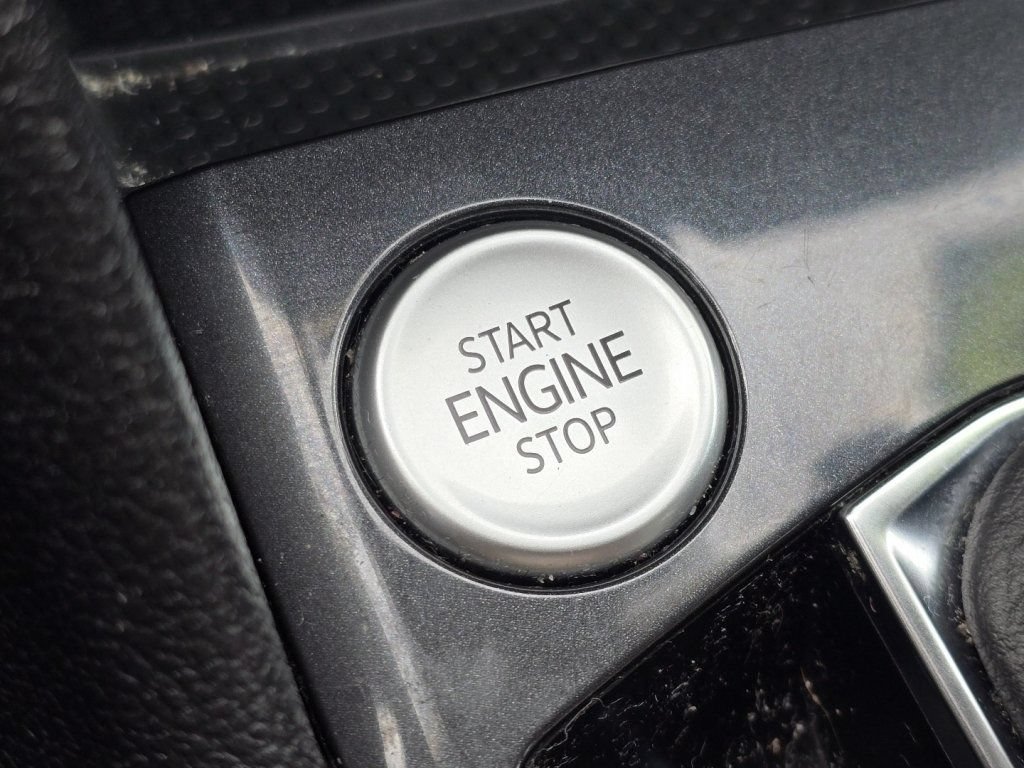 Used 2023 Volkswagen Tiguan SE AWD/4WD image 27