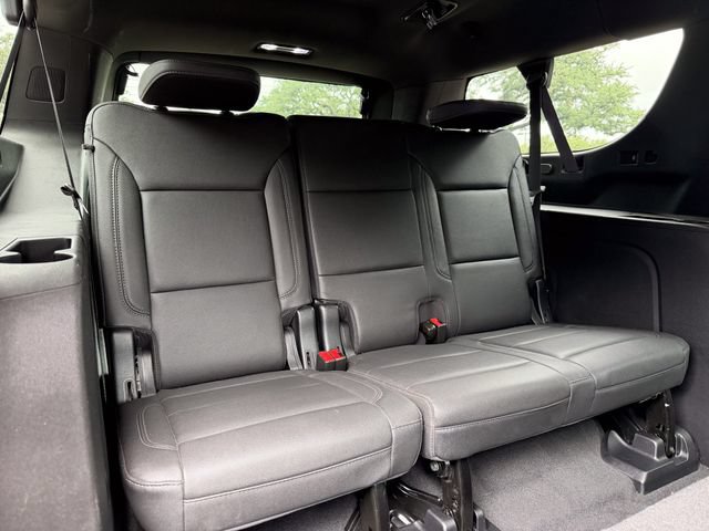 Used 2022 Chevrolet Suburban LT RWD image 19