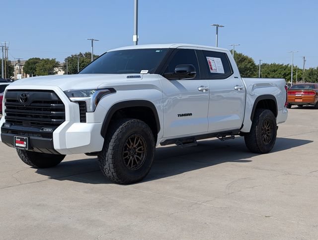 Used 2025 Toyota Tundra Limited AWD/4WD image 10