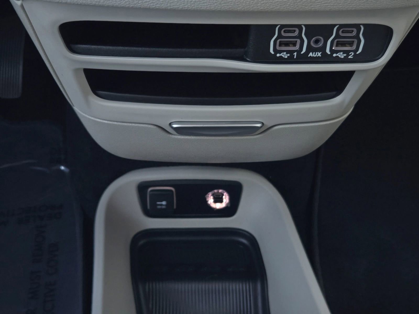 Used 2021 Chrysler Pacifica Touring-L w/ Premium & Safety Sphere Group image 31