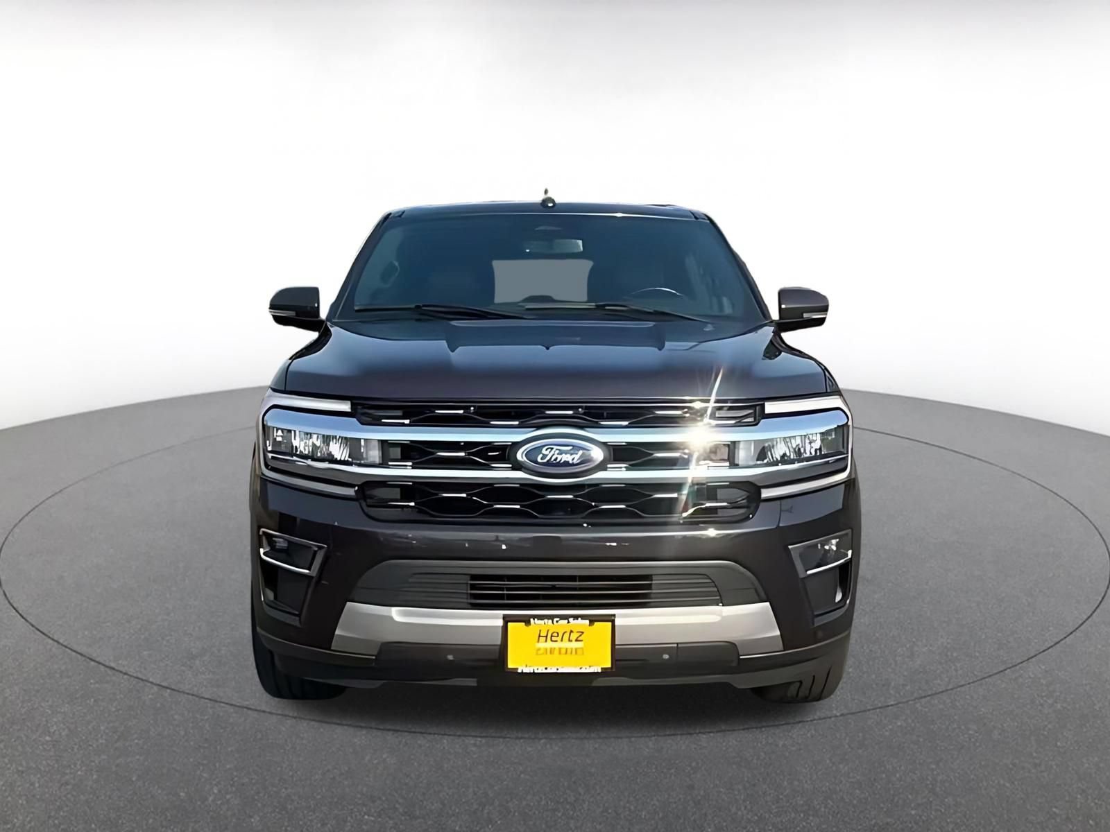Used 2024 Ford Expedition Limited RWD image 4