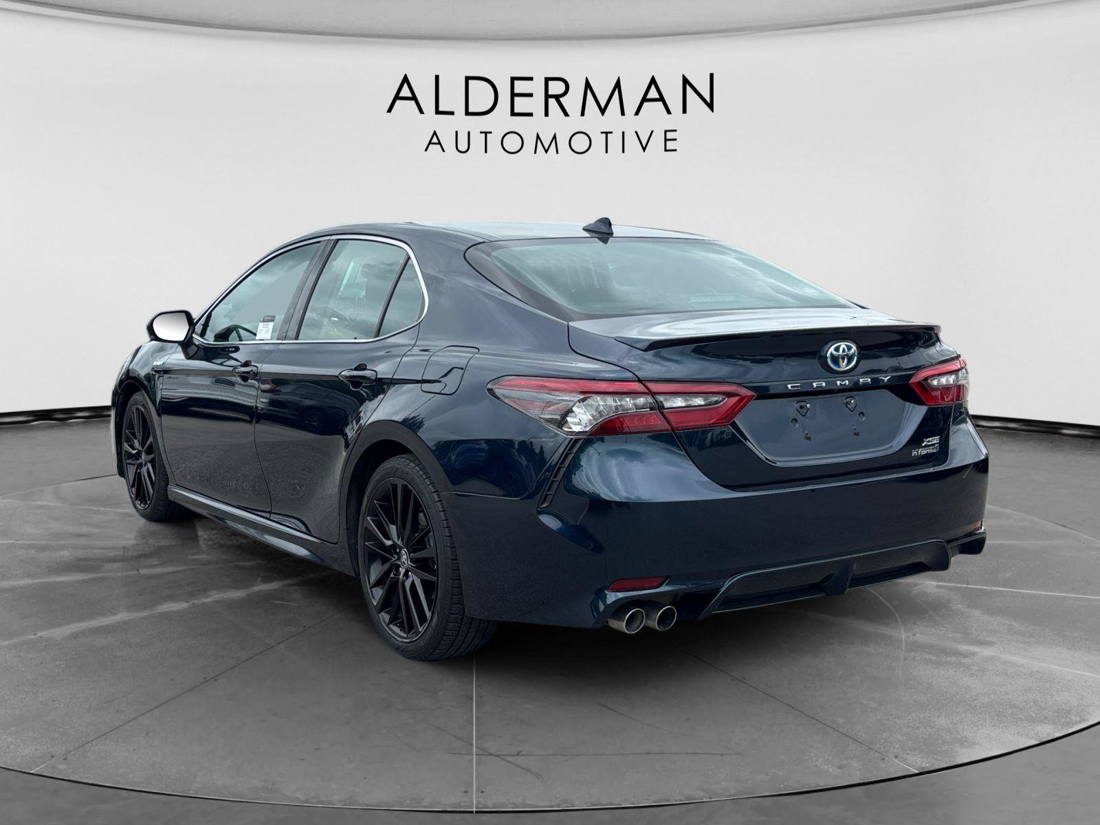 Used 2021 Toyota Camry XSE w/ Navigation Upgrade Package FWD image 4