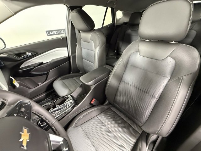 New 2025 Chevrolet Trax LT w/ Driver Confidence Package image 26