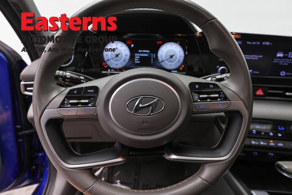 Used 2022 Hyundai Elantra SEL w/ Convenience + Premium Package FWD image 10