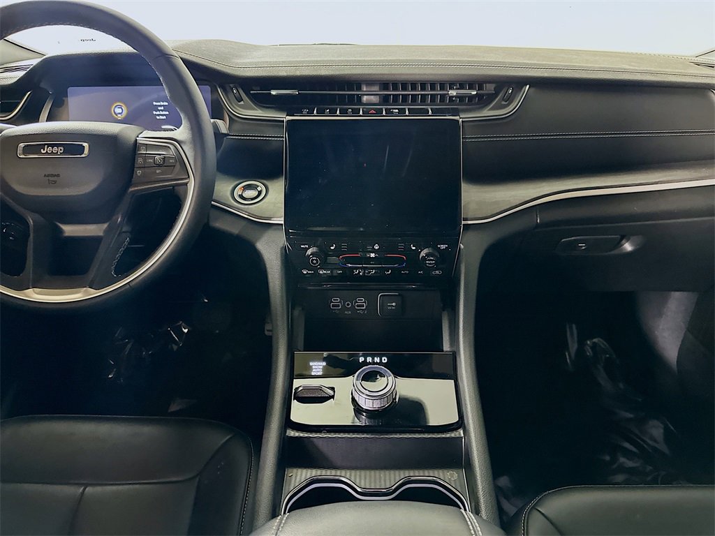 Used 2025 Jeep Grand Cherokee L Limited w/ Black Appearance Package image 19