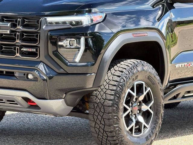Used 2024 GMC Canyon AT4X AWD/4WD image 10