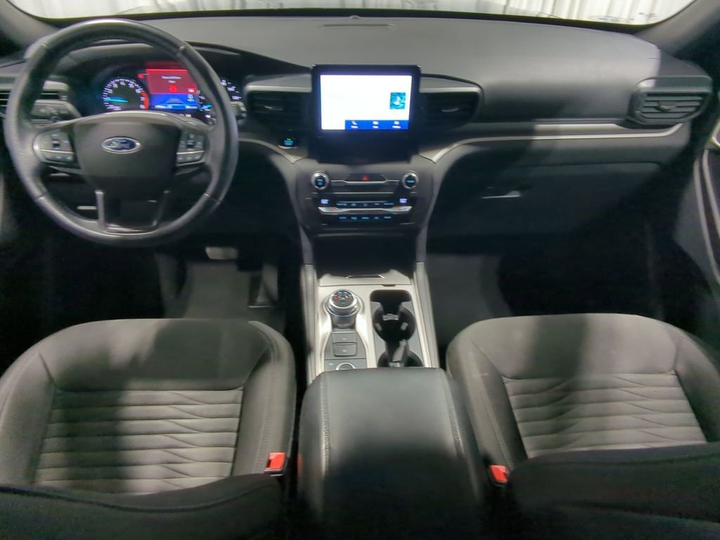 Used 2020 Ford Explorer XLT image 18