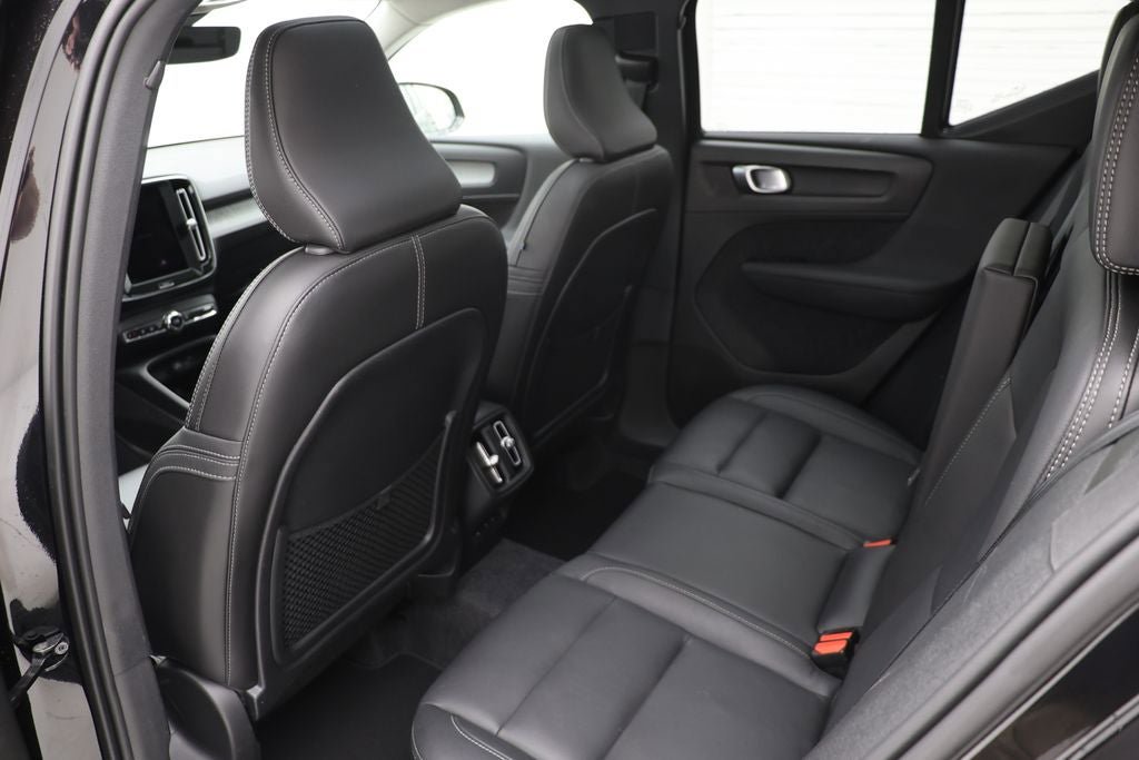 Used 2025 Volvo XC40 B5 Core AWD/4WD image 10