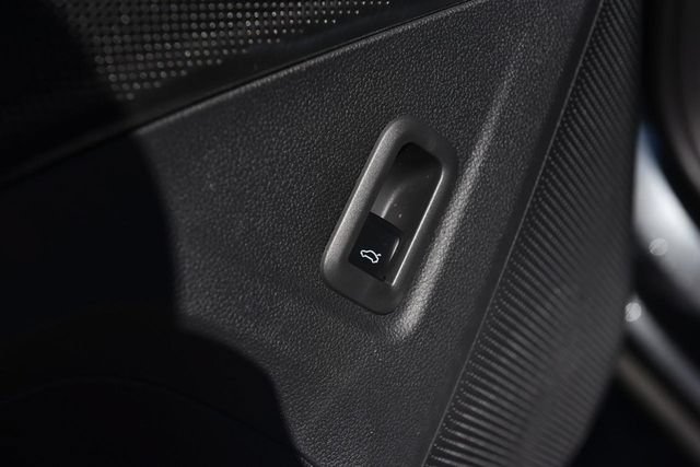 New 2026 Volkswagen Tiguan SE R-Line AWD/4WD image 9
