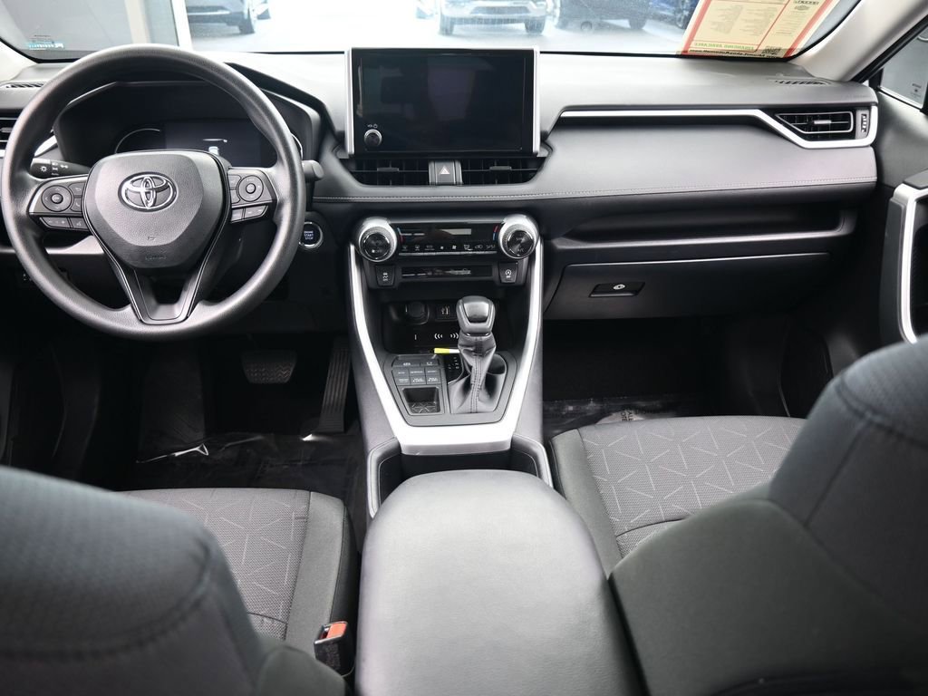 Used 2025 Toyota RAV4 XLE image 37