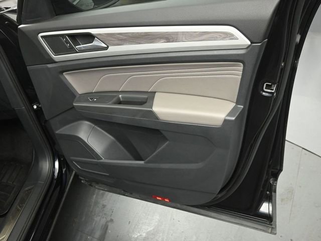 Used 2022 Volkswagen Atlas Cross Sport SE w/ Black Wheel Package image 28