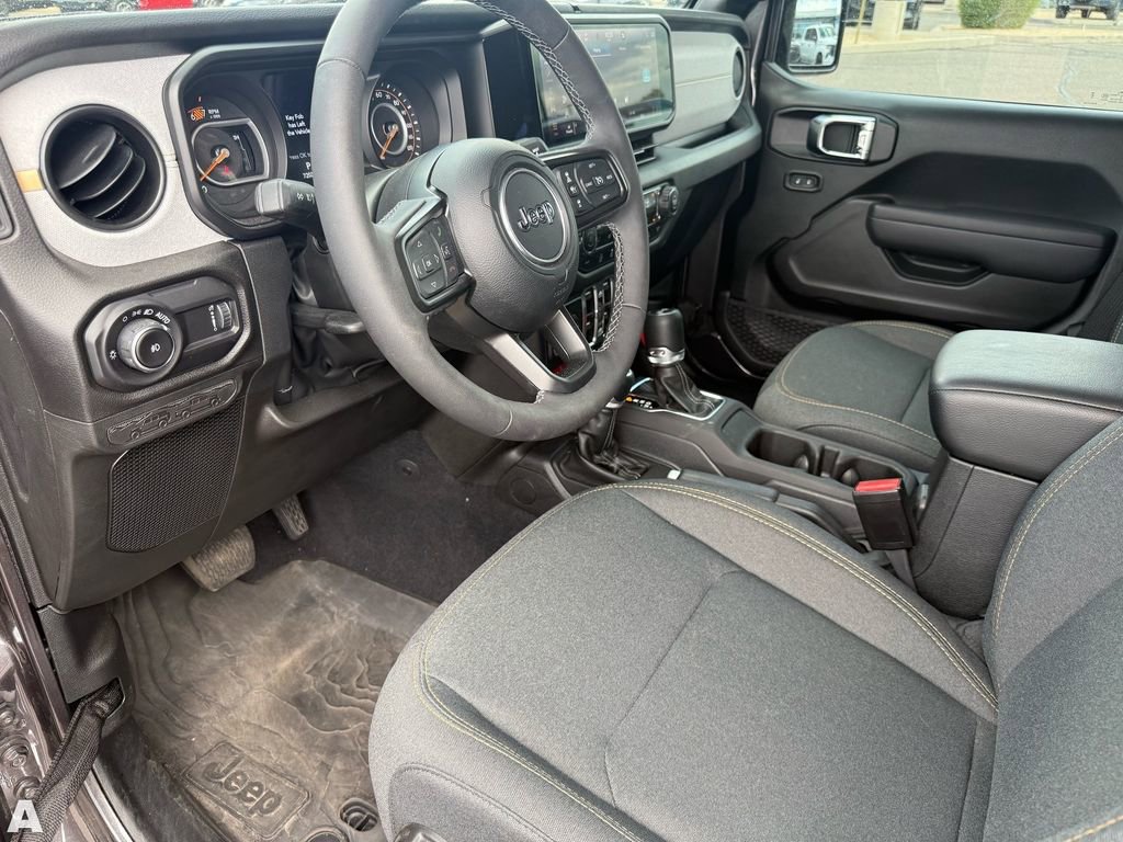 Used 2025 Jeep Wrangler Willys image 11