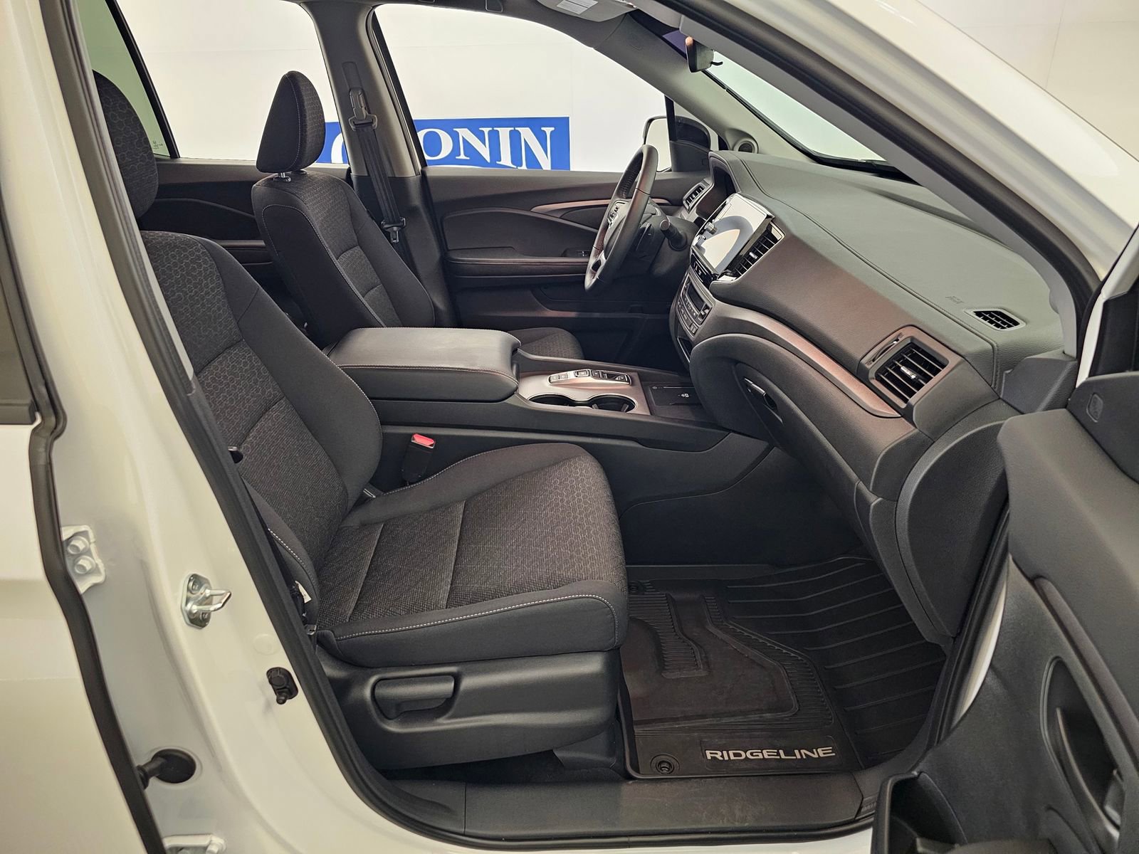 Used 2025 Honda Ridgeline Sport image 26