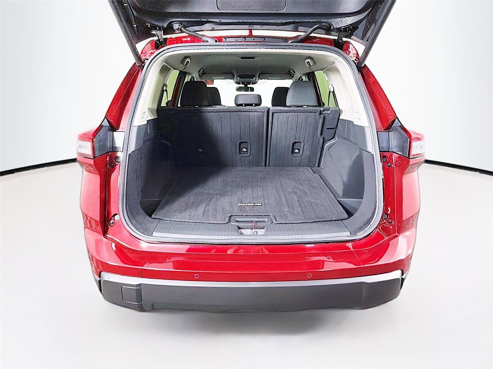 Used 2025 Nissan Rogue SV AWD/4WD image 24