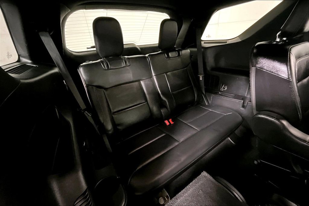 Used 2020 Ford Explorer Limited image 28