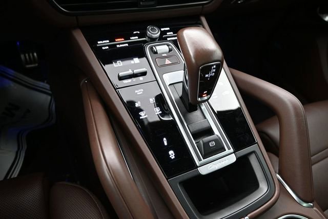 Used 2023 Porsche Cayenne Turbo w/ Premium Package Plus AWD/4WD image 12