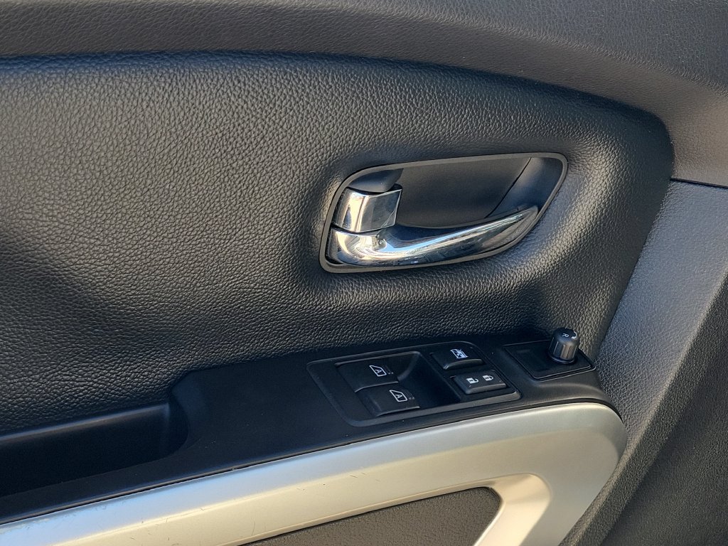 Used 2018 Nissan Titan SV w/ SV Convenience Package RWD image 20