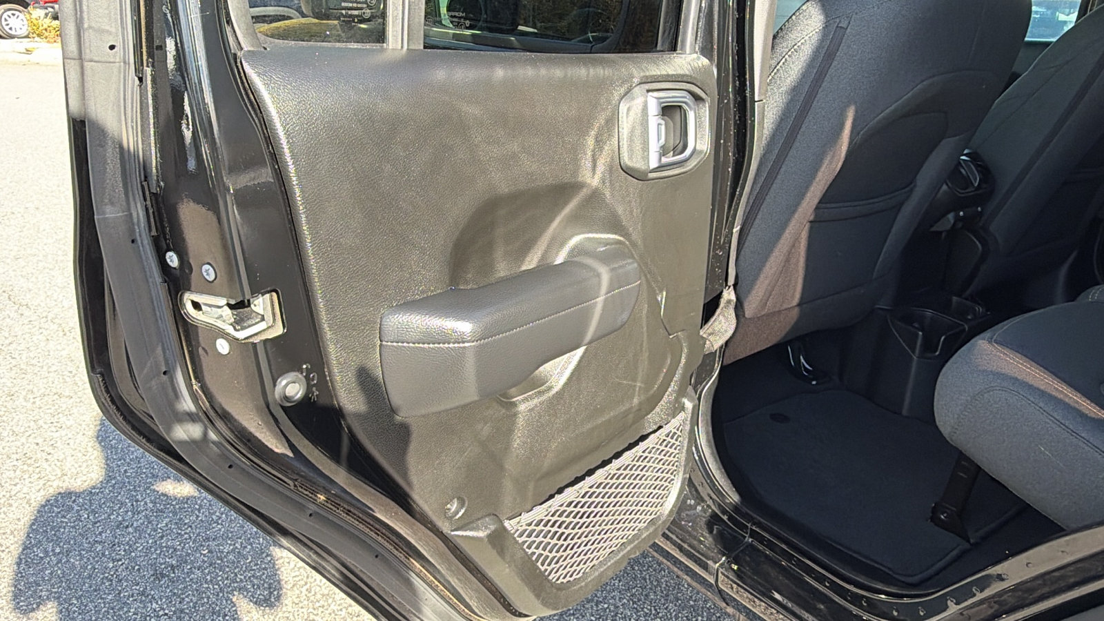 Used 2025 Jeep Wrangler Unlimited Sport AWD/4WD image 22