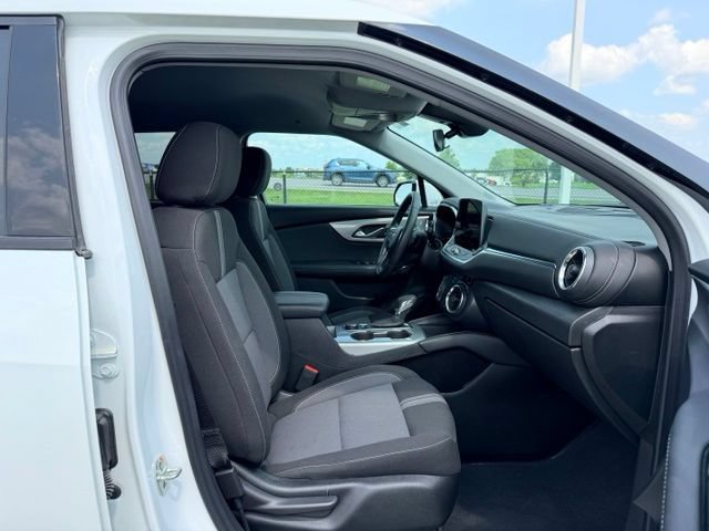 Certified 2025 Chevrolet Blazer LT AWD/4WD image 10