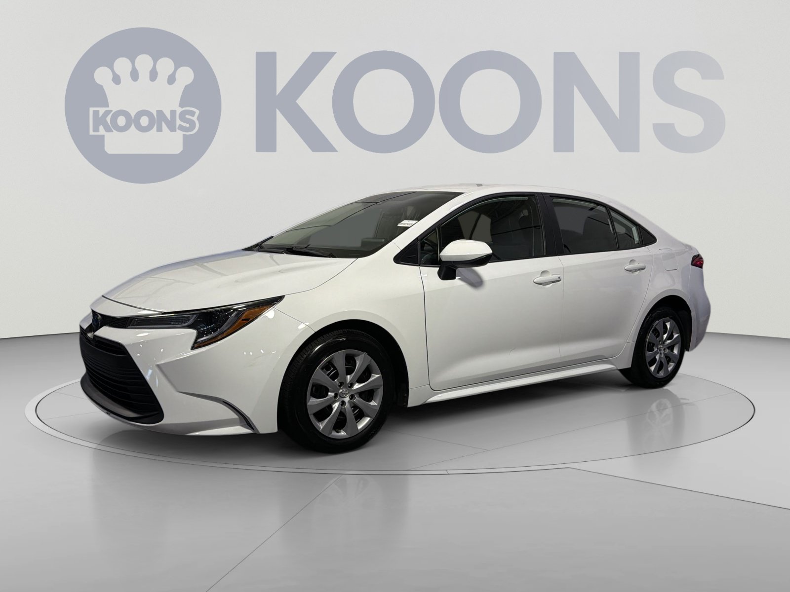 Used 2025 Toyota Corolla LE FWD image 1