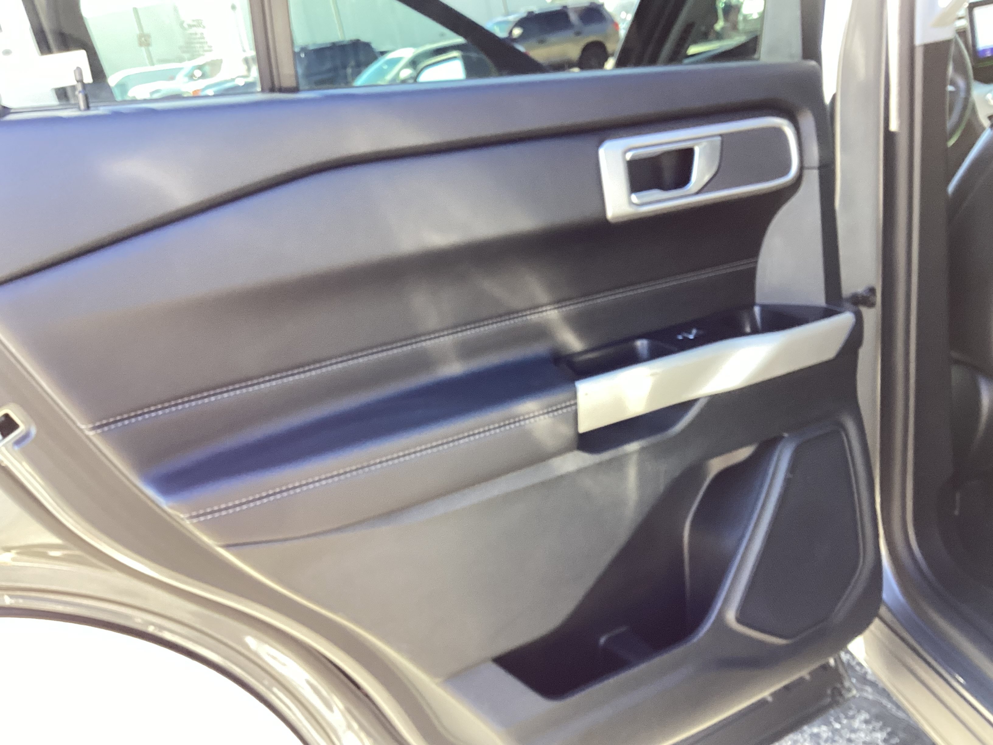 Used 2023 Ford Explorer XLT w/ Equipment Group 202A AWD/4WD image 11
