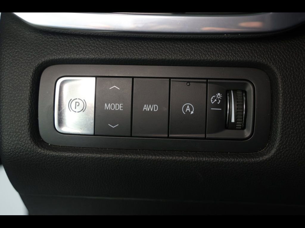 Used 2025 GMC Acadia Elevation image 13