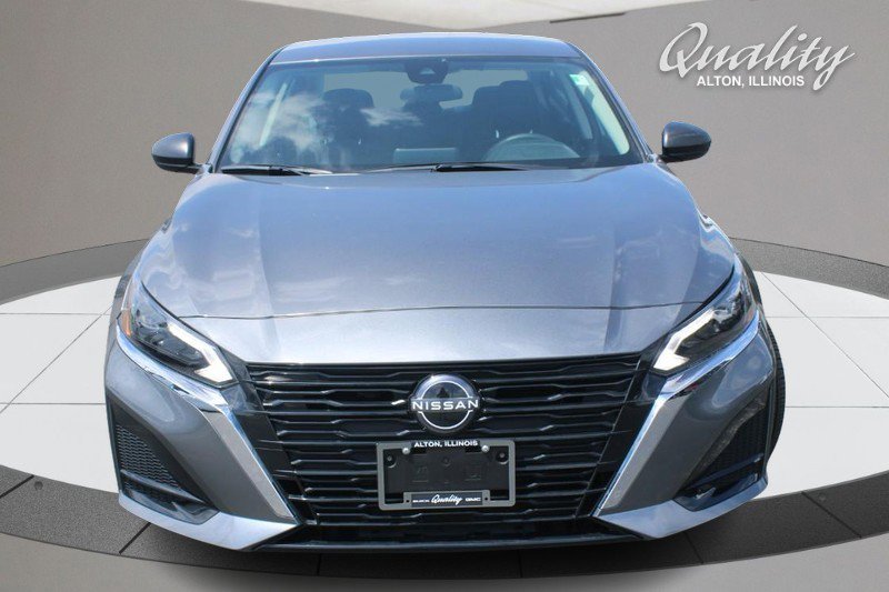 Used 2025 Nissan Altima 2.5 SV FWD image 11